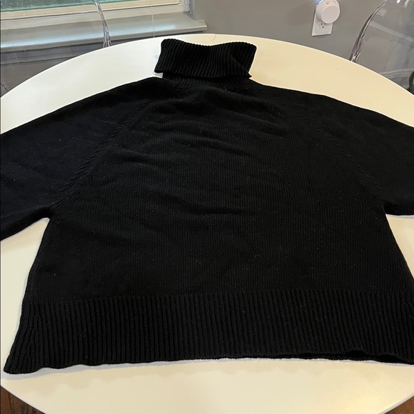 Theory Wool-Cashmere Turtleneck Sweater, Black - M - Picture 4 of 8